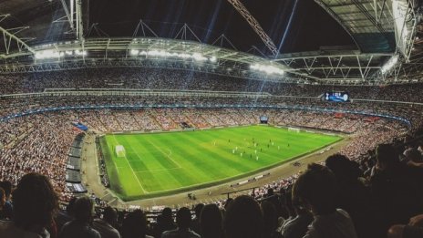 Как коронакризата повлия на футбола и какви са финансовите ефекти от нея