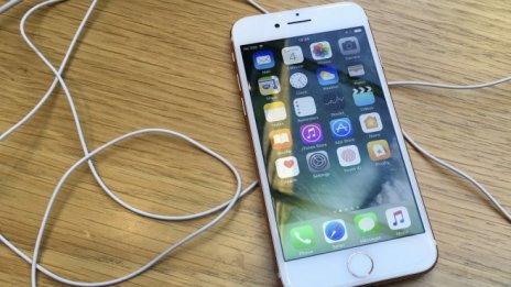 Apple разглежда 10 варианта за дизайна на новия iPhone