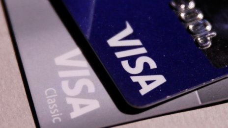 Visa: Потребителите изоставят разплащанията в брой