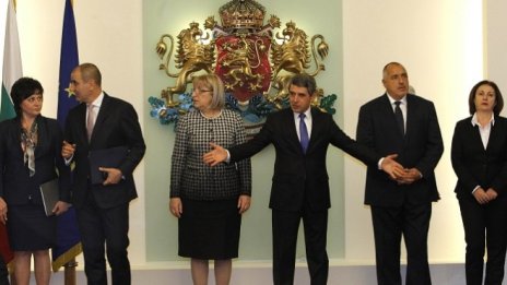 Плевнелиев връчва третия мандат на този, който е готов за него