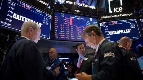 Решението на ОПЕК+ да съкрати добива хвърля сянка върху търговията на Wall Street*