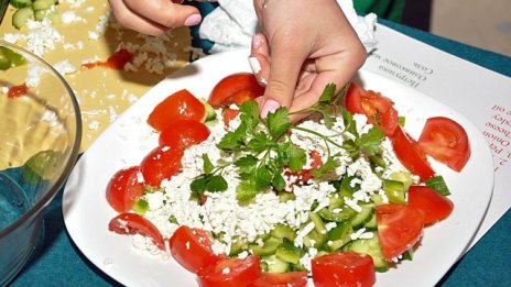 Работещите жени поръчват все по-често храна за дома и офиса