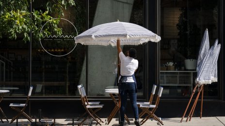 Растящите разходи за труд в САЩ изпращат тревожен сигнал до Фед