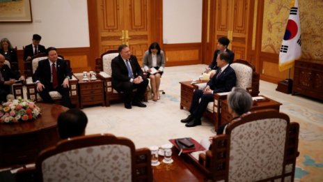 Южнокорейският президент: Срещата в Сингапур тласна района към мир