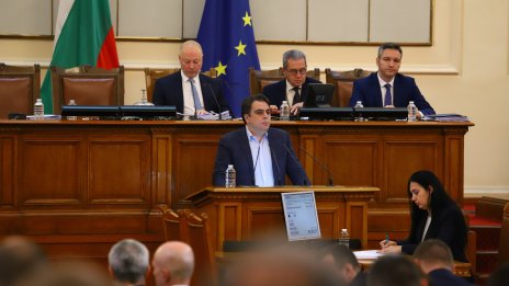 Парламентът отказа да задължи правителството да внася нов бюджет за 2023 г.