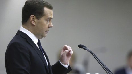 Медведев: Руската икономика се приспособява към неблагоприятните външни условия