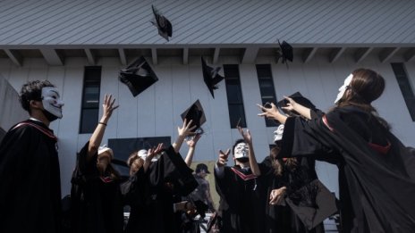 Covid-19 попарва перспективите пред младото поколение