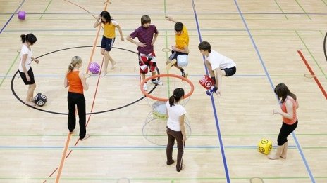 Разрешават се и колективните спортни занимания на закрито без публика