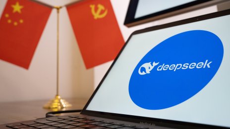 DeepSeek намекна, че скоро ще работи с китайски чипове от следващо поколение