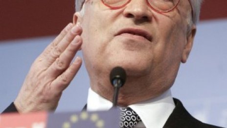 Ханес Свобода призова българското правителство да се разграничи от "Атака"