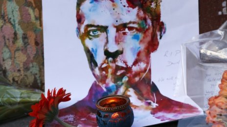 Стриймингът на песните на Дейвид Боуи скочи с 2822%