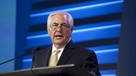 Рекс Тилърсън засега не се отказва от санкциите срещу Русия