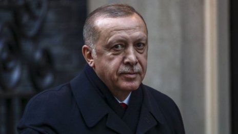 Турция заделя 15,4 млрд. долара, за да подкрепи икономиката си