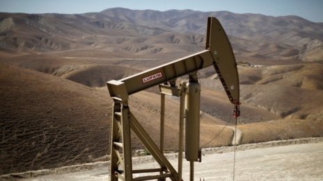 Цените на петрола се сринаха до 18-годишно дъно*