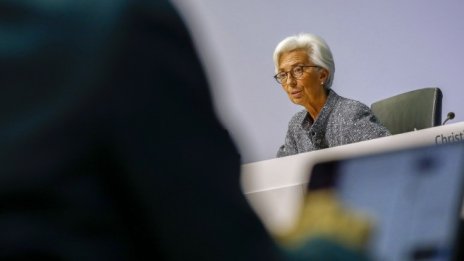 ЕЦБ обяви след среднощно заседание нова програма за облигации за 750 млрд. евро