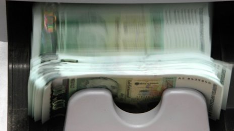 ГПР на потребителските заеми намаля през януари, а на жилищните се увеличи