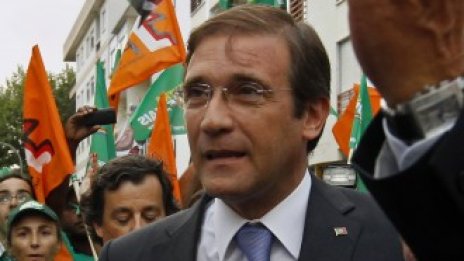 И конституциите създават проблеми за изпадналите в криза страни