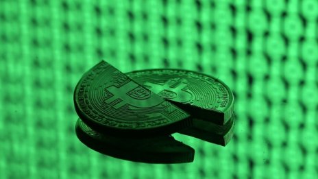 Виртуалните пари и традиционните финанси се преплитат тази вечер