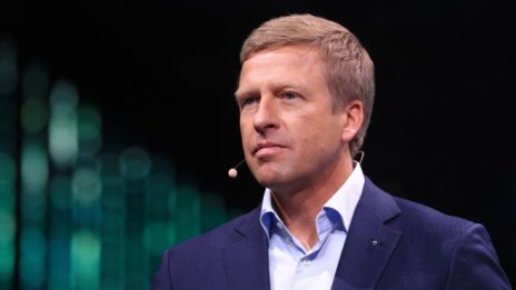 Оливер Ципсе: Недостигът на чипове ще продължи и през 2023 г.