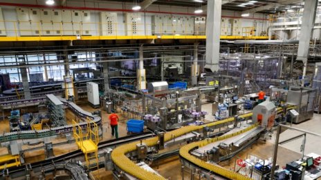 Растежът на британската икономика се е забавил през февруари