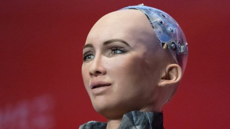 Производителят на робота София планира масово производство 