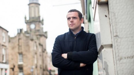 Другото главоболие на Борис Джонсън в Шотландия: Дъглас Рос