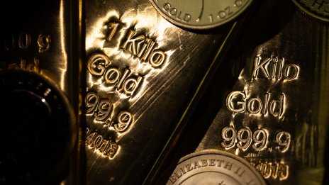 Цената на златото достигна нов рекорд след мрачните данни за пазара на труда в САЩ