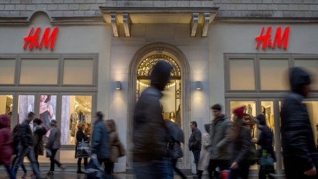 H&M планира закриването на магазини заради по-слаби продажби за тримесечието