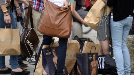 Продажбите на дребно в Германия растат над очакванията през октомври