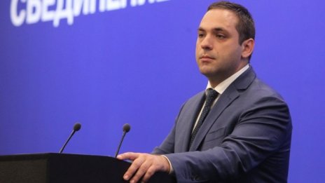 Емил Караниколов: Няма държава, която да е приела еврото и да се оплаква