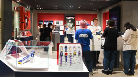 Печалбата на Swatch се срина със 70% заради слабото търсене в Китай