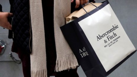 Abercrombie & Fitch с най-големия си борсов срив от 20 години