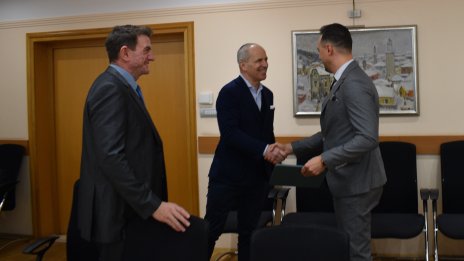 Министърът на икономиката се похвали с рекорден ръст на чуждите инвестиции