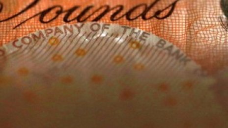 Инфлацията във Великобритания удари 3-годишно дъно