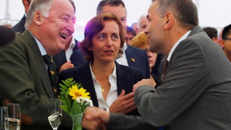 Партията на Меркел отстъпи пред Алтернатива за Германия на местни избори
