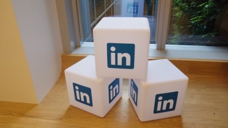 Как Китай използва LinkedIn, за да шпионира германски политици?