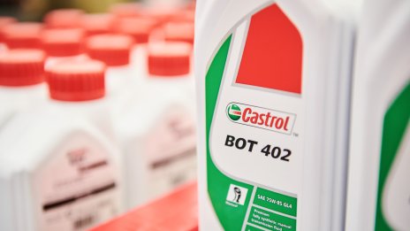 BP продава мажоритарен дял в Castrol на американска инвестиционна фирма