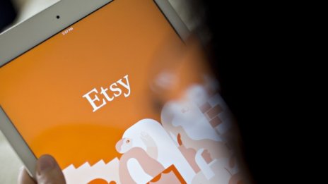 Маските - двигателят за приходите на Etsy