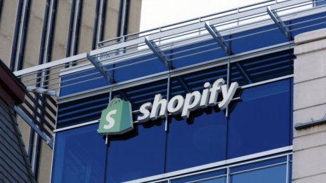 Онлайн бумът продължава да подкрепя бизнеса на Shopify