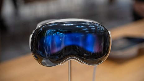 Apple постави на пауза промените във Vision Pro, за да прави очила, конкурентни на тези на Meta