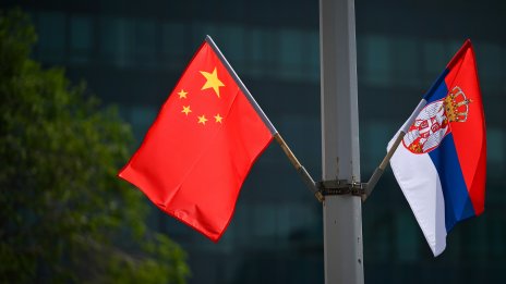 Си Дзинпин укрепва отношенията с Източна Европа с визитата си в Сърбия