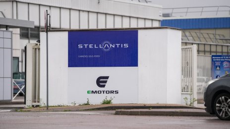 Stellantis влага над 100 млн. евро в производството на електромобилни модули в Унгария