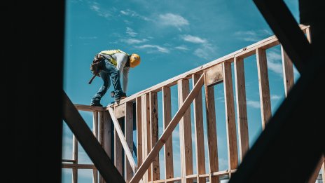 Две трети от британски фонд "ключ" за стотици хиляди нови жилища остават непохарчени