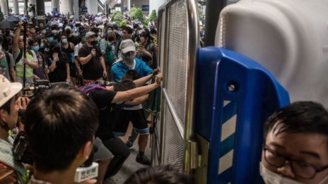 Лидерът на Хонконг готви ключова отстъпка пред протестиращите