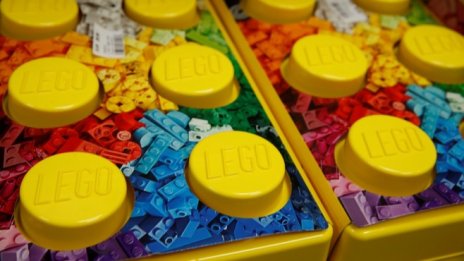 Инвестициите на Lego доведоха до спад в печалбата ѝ
