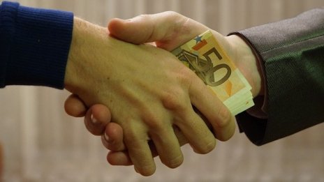 Разписаха правила за антикорупционно поведение на държавните служители