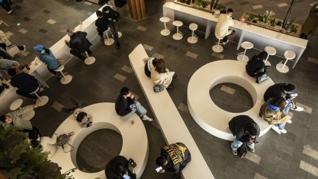 Твърде многото власт в твърде малко ръце е глобален проблем