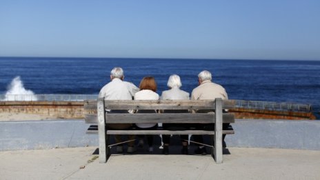 Средната възраст в България се увеличава с 2 години в периода 2010-2020 г.