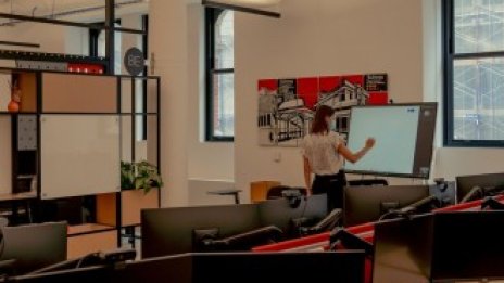 Завърналите се служители в офисите в САЩ достигат пандемичен връх