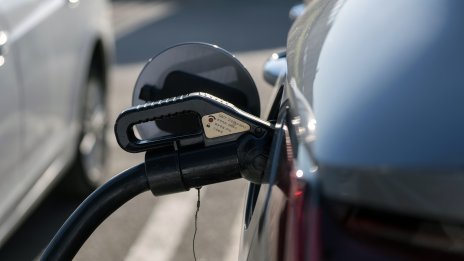 Ръстът на глобалните продажби на електромобили се е забавил до 21% през юли